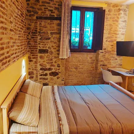 Domus San Francesco Πανσιόν Ασίζη